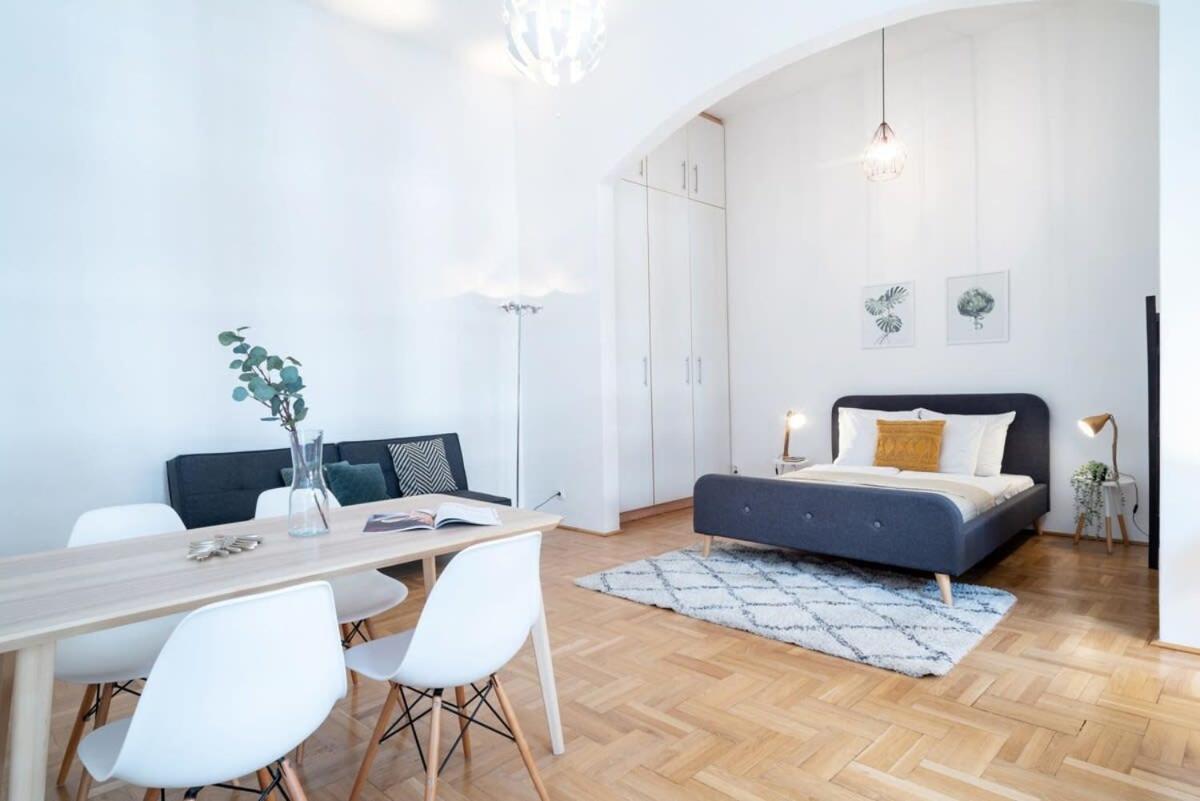 Lovely Downtown Apartment Close To The Basilica ブダペスト エクステリア 写真