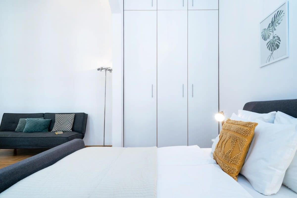 Lovely Downtown Apartment Close To The Basilica ブダペスト エクステリア 写真