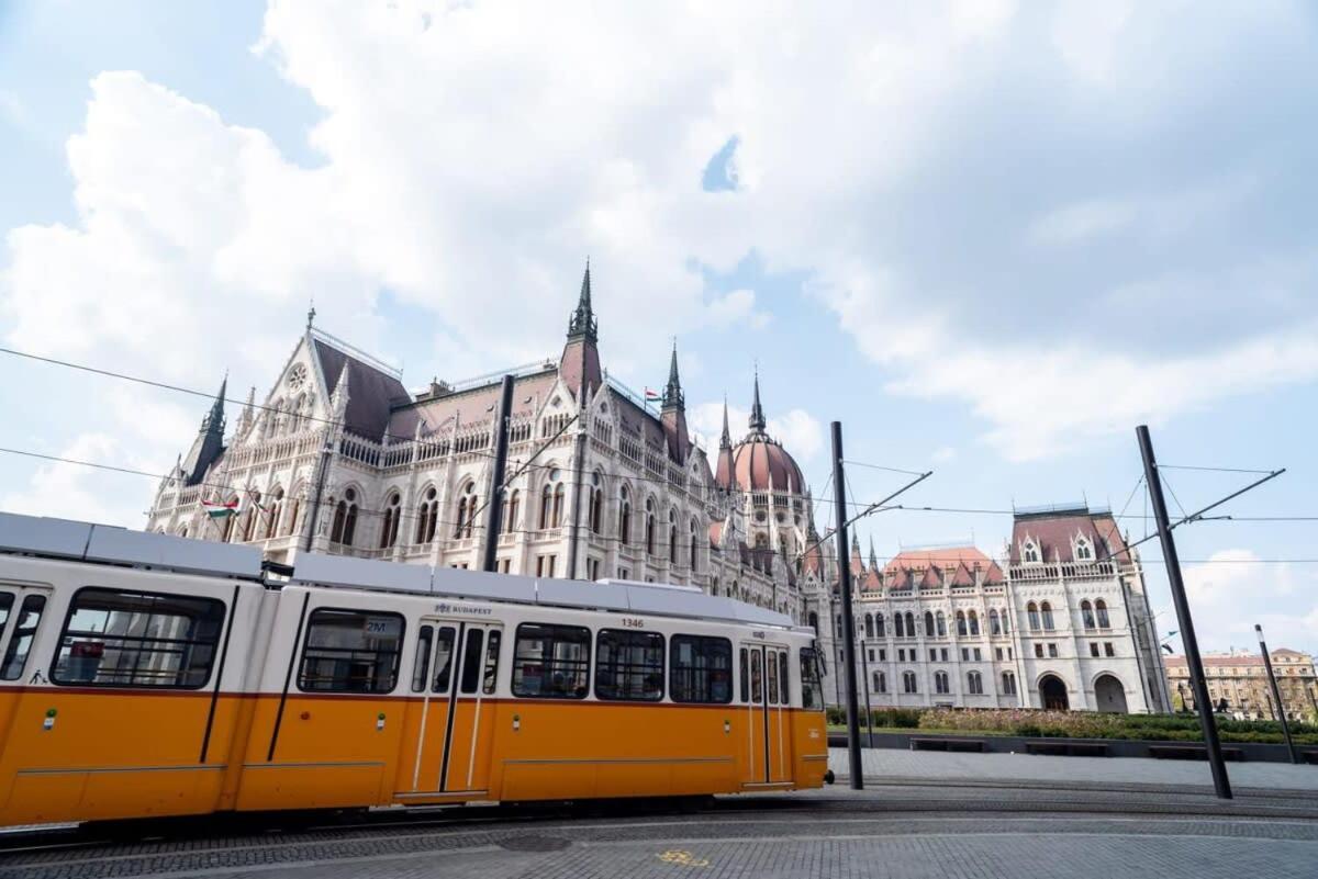 Lovely Downtown Apartment Close To The Basilica ブダペスト エクステリア 写真