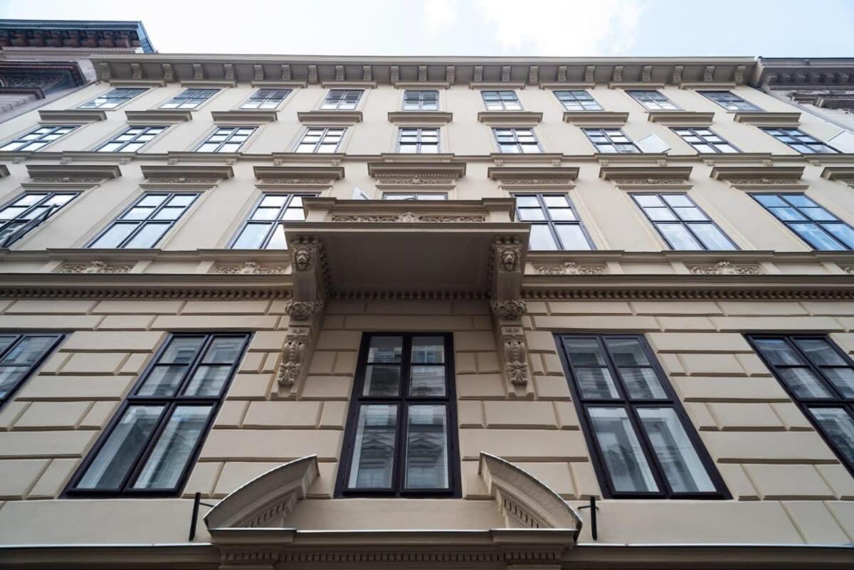 Lovely Downtown Apartment Close To The Basilica ブダペスト エクステリア 写真